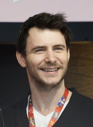 Harry Lloyd height profile photo