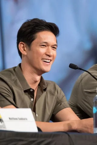 Harry Shum Jr. height profile photo