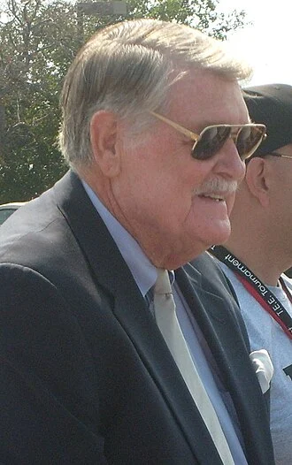 Hayden Fry height profile photo