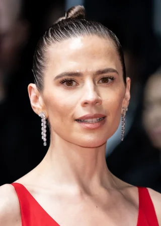 Hayley Atwell height profile photo