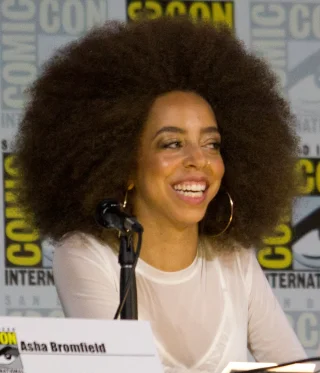 Hayley Law height profile photo