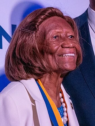 Hazel Nell Dukes height profile photo