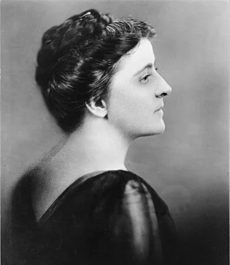 Helen Woodrow Bones height profile photo