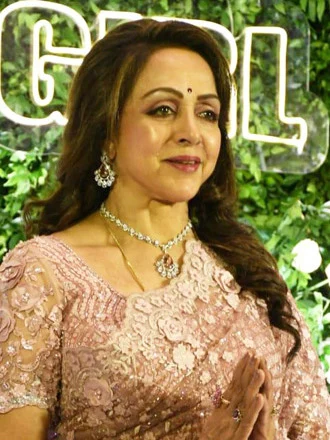 Hema Malini height profile photo