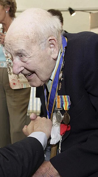 Henry Allingham height profile photo