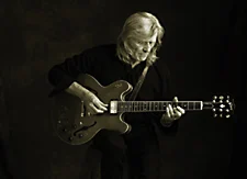 Henry McCullough height profile photo