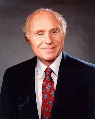 Herb Kohl height profile photo
