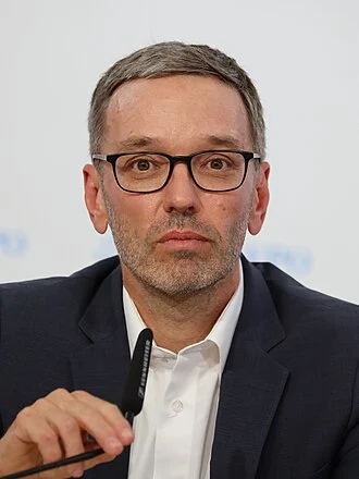Herbert Kickl height profile photo