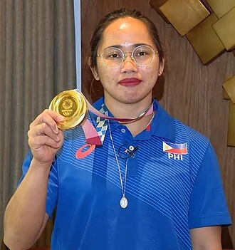 Hidilyn Diaz height profile photo