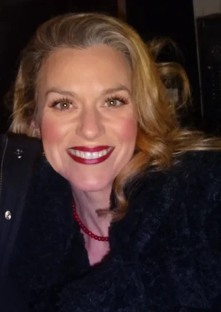 Hilarie Burton height profile photo