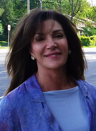 Hilary Farr height profile photo