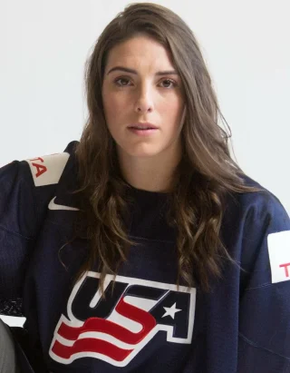 Hilary Knight height profile photo
