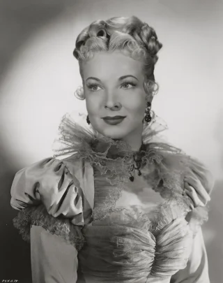 Hillary Brooke height profile photo