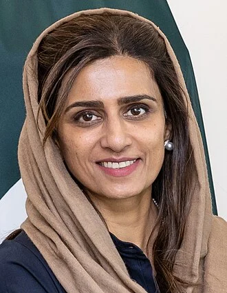 Hina Rabbani Khar height profile photo