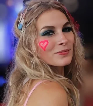 Holly Weston height profile photo
