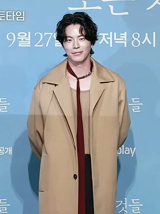 Hong Jong-hyun height profile photo