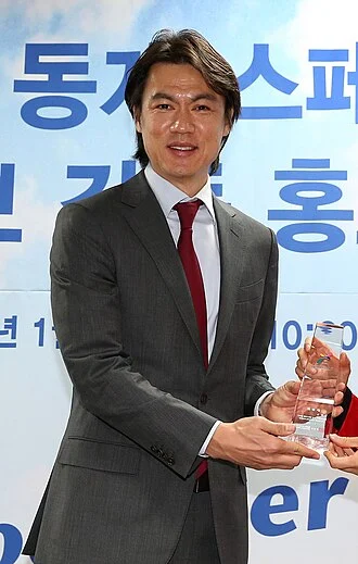 Hong Myung-bo height profile photo