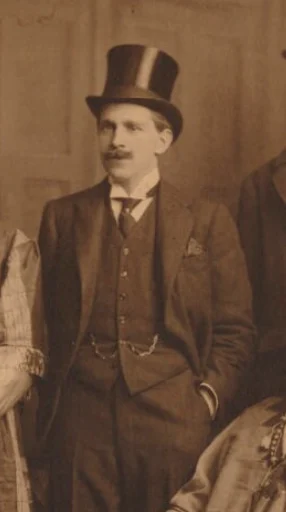 Horace de Vere Cole height profile photo