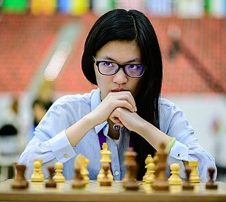 Hou Yifan height profile photo