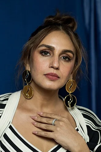 Huma Qureshi height profile photo