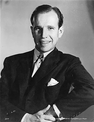 Hume Cronyn height profile photo