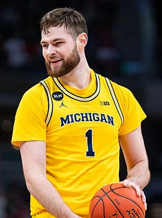 Hunter Dickinson height profile photo