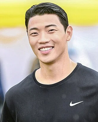 Hwang Hee-chan height profile photo