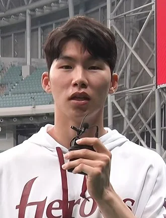 Hyeseong Kim height profile photo