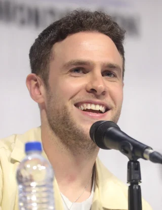 Iain De Caestecker height profile photo