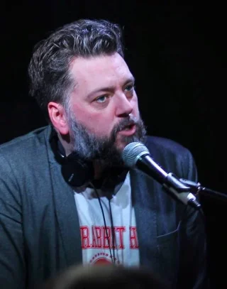 Iain Lee height profile photo