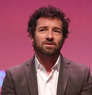 Ian Bohen height profile photo