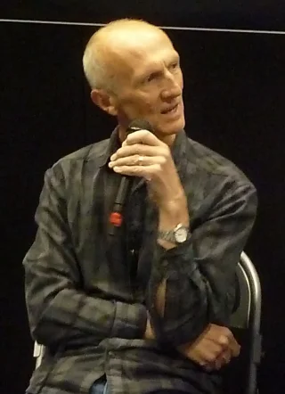 Ian Hanmore height profile photo