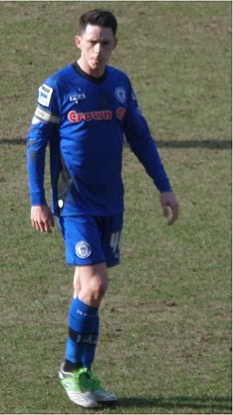 Ian Henderson (footballer) height profile photo