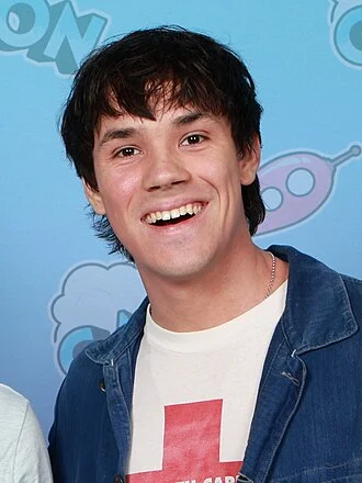 Ian Ousley height profile photo