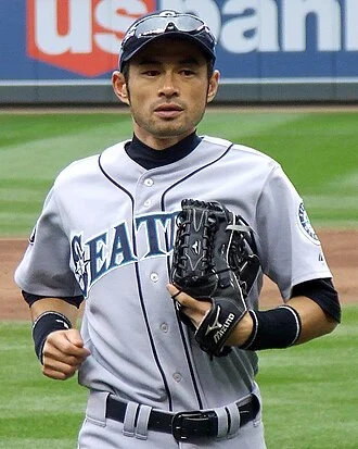 Ichiro Suzuki height profile photo