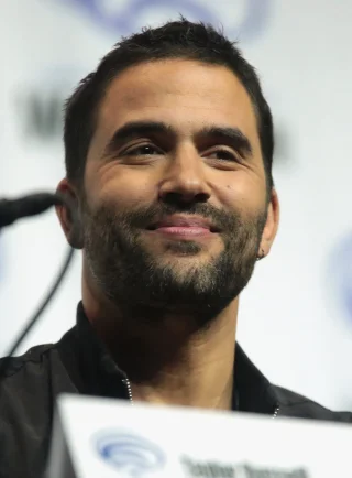 Ignacio Serricchio height profile photo