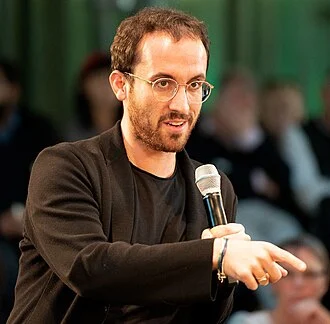 Igor Levit height profile photo