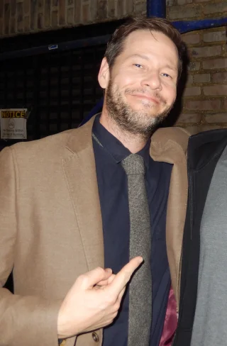 Ike Barinholtz height profile photo