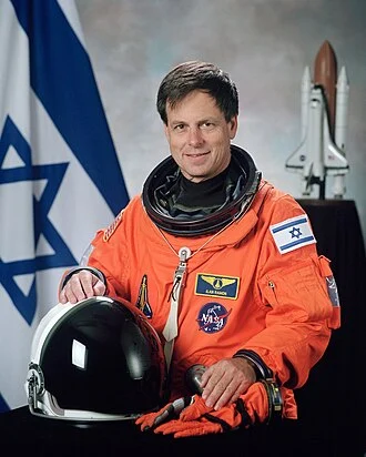 Ilan Ramon height profile photo