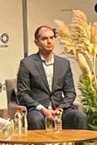 Ilya Sutskever height profile photo