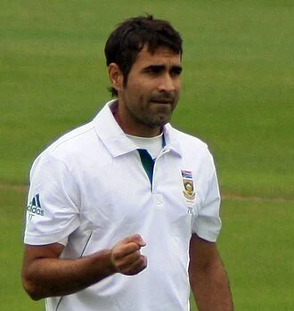 Imran Tahir height profile photo