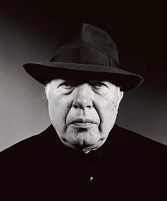 Imre Kertész height profile photo