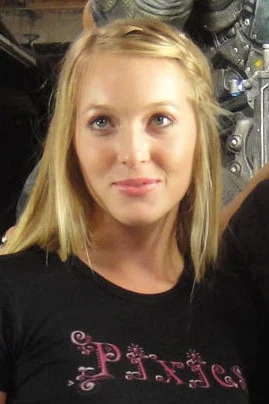 India Oxenberg height profile photo