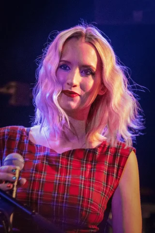 Ingrid Michaelson height profile photo