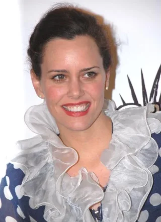 Ione Skye height profile photo
