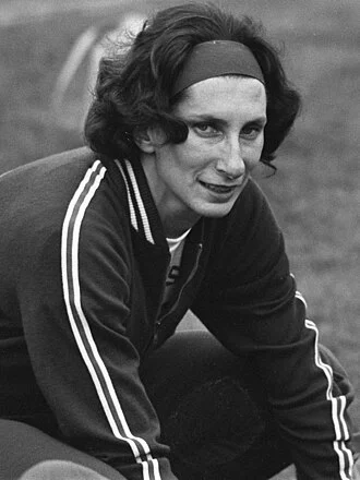 Irena Szewińska height profile photo
