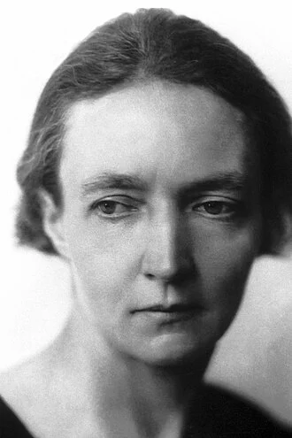 Irène Joliot-Curie height profile photo