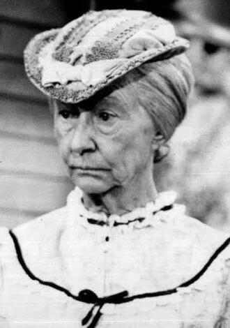 Irene Ryan height profile photo
