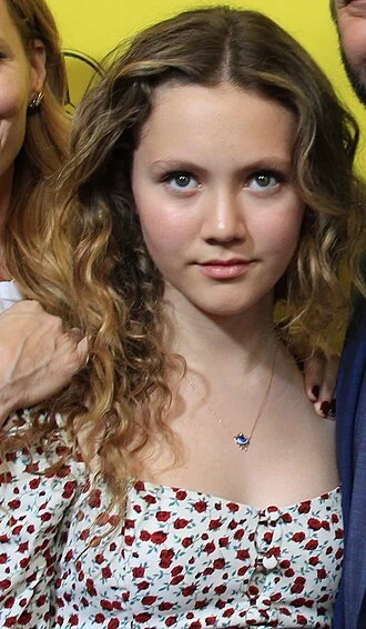 Iris Apatow height profile photo