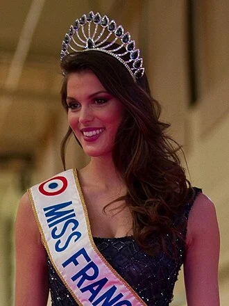 Iris Mittenaere height profile photo